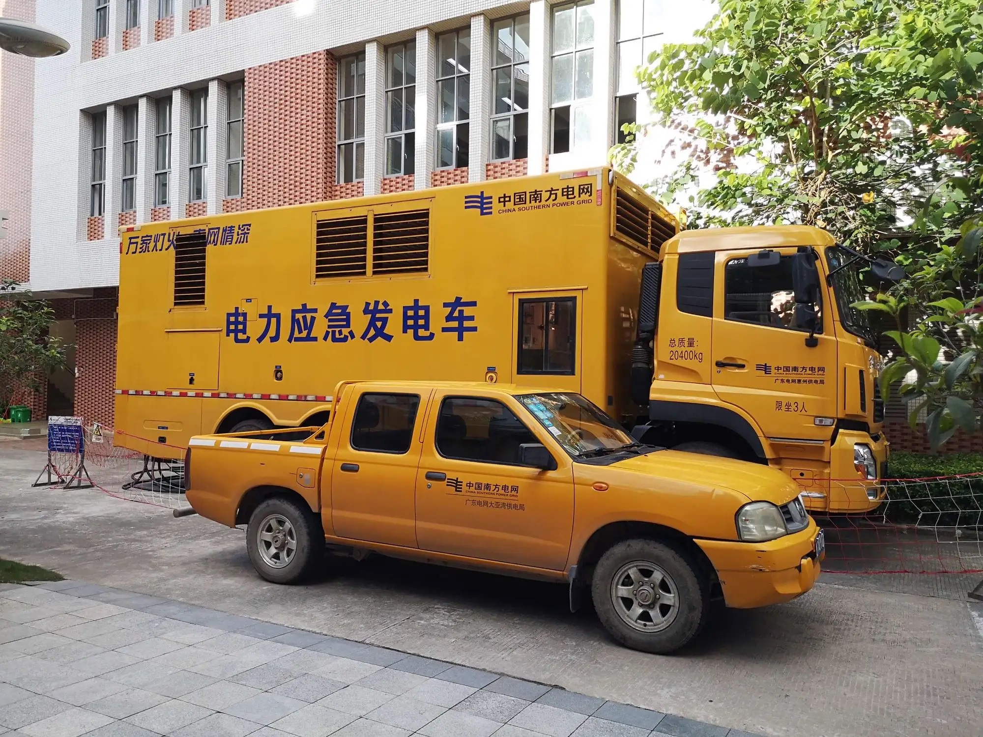 發(fā)電機(jī)出租專(zhuān)業(yè)團(tuán)隊(duì)，柴油發(fā)電機(jī)組租賃